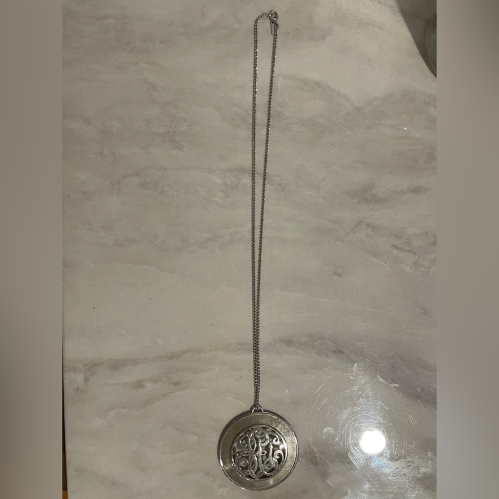 Vintage pendant necklace